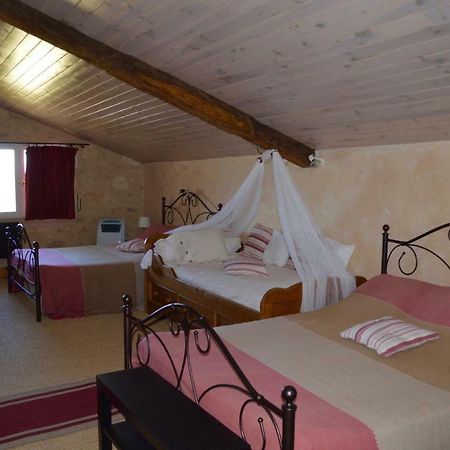 Saint-Pey-de-Castets Le Prieure Bed & Breakfast エクステリア 写真