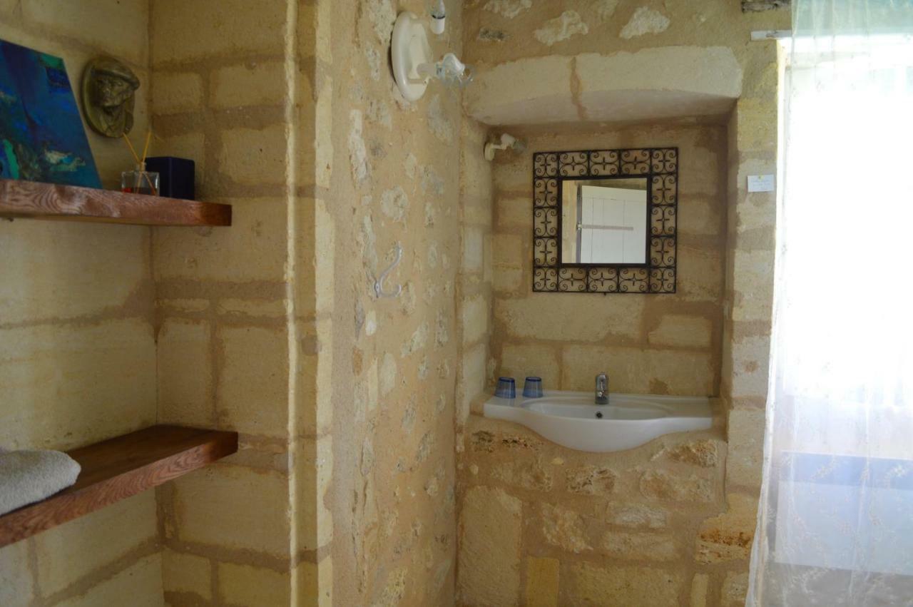 Saint-Pey-de-Castets Le Prieure Bed & Breakfast エクステリア 写真