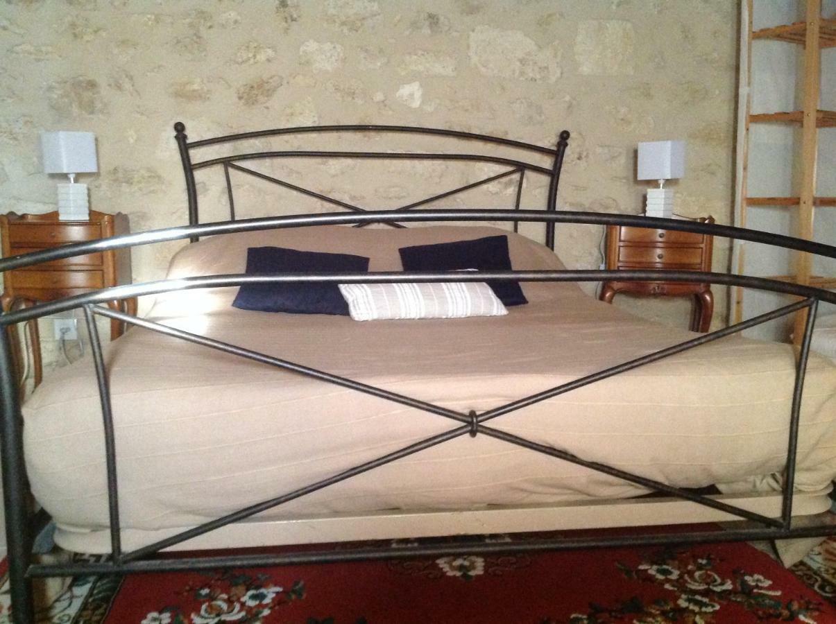 Saint-Pey-de-Castets Le Prieure Bed & Breakfast エクステリア 写真
