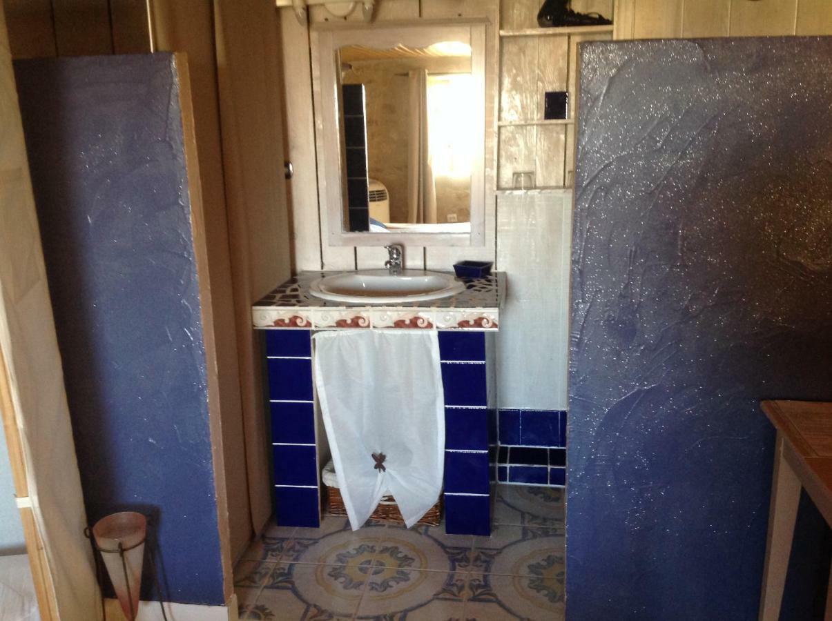 Saint-Pey-de-Castets Le Prieure Bed & Breakfast エクステリア 写真
