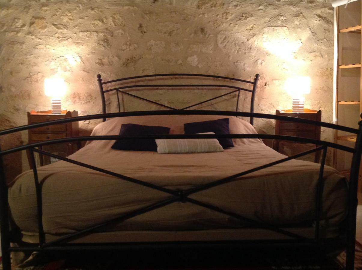Saint-Pey-de-Castets Le Prieure Bed & Breakfast エクステリア 写真